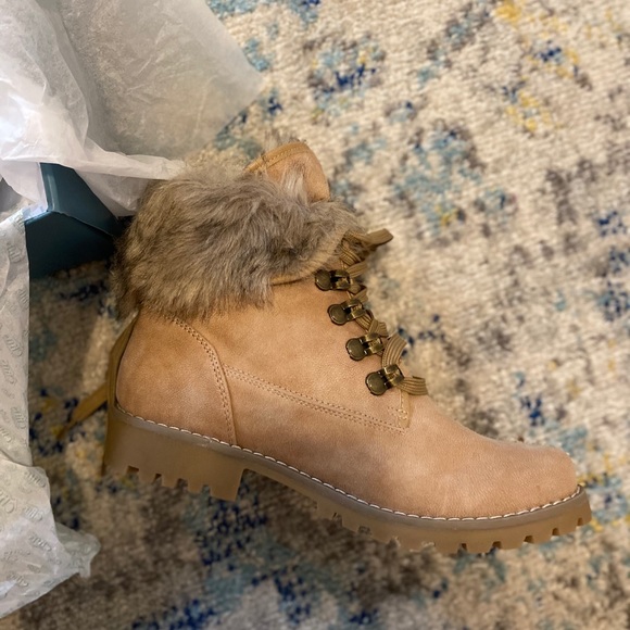 NWT Paddington fur lined ankle lace up boots by Cliffs by White Mountain - Picture 7 of 10